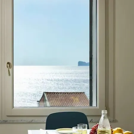 Centro Storico Via Ferret, Vista Mare Appartamento *